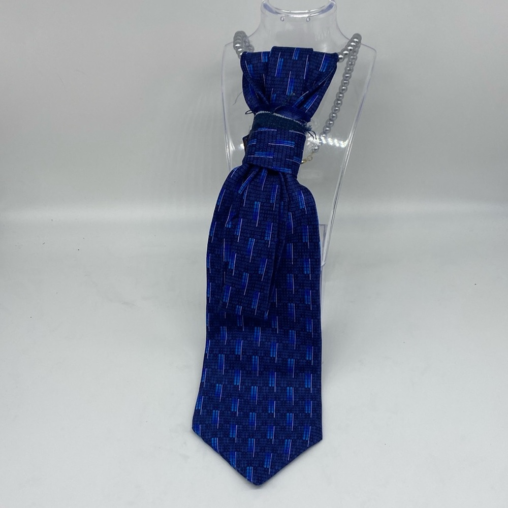 Pearl Tie
